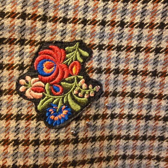 Zara plaid patch embroidered floral mini skirt size medium - Picture 3 of 6